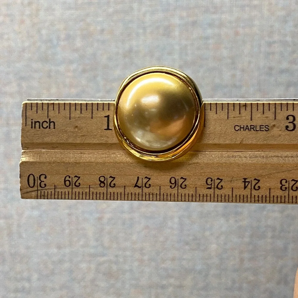 Vintage Carolee Classic Gold Tone Faux Pearl Button Clip On Earrings Designer - Picture 8 of 11